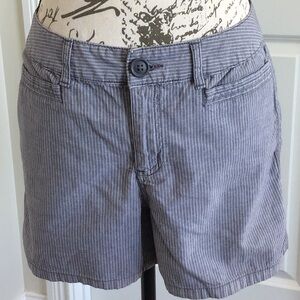 2/ $12 StJohn’s Bay gray & white pin stripes flat front shorts with pockets Sz 6